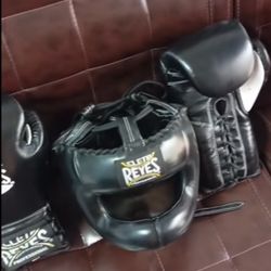 16oz Gloves M Head Gear 