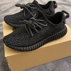 DS Yeezy 350 Pirate Black Size 5M/6.5W
