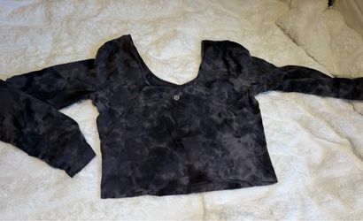 Lululemon Cropped Long Sleeve Top