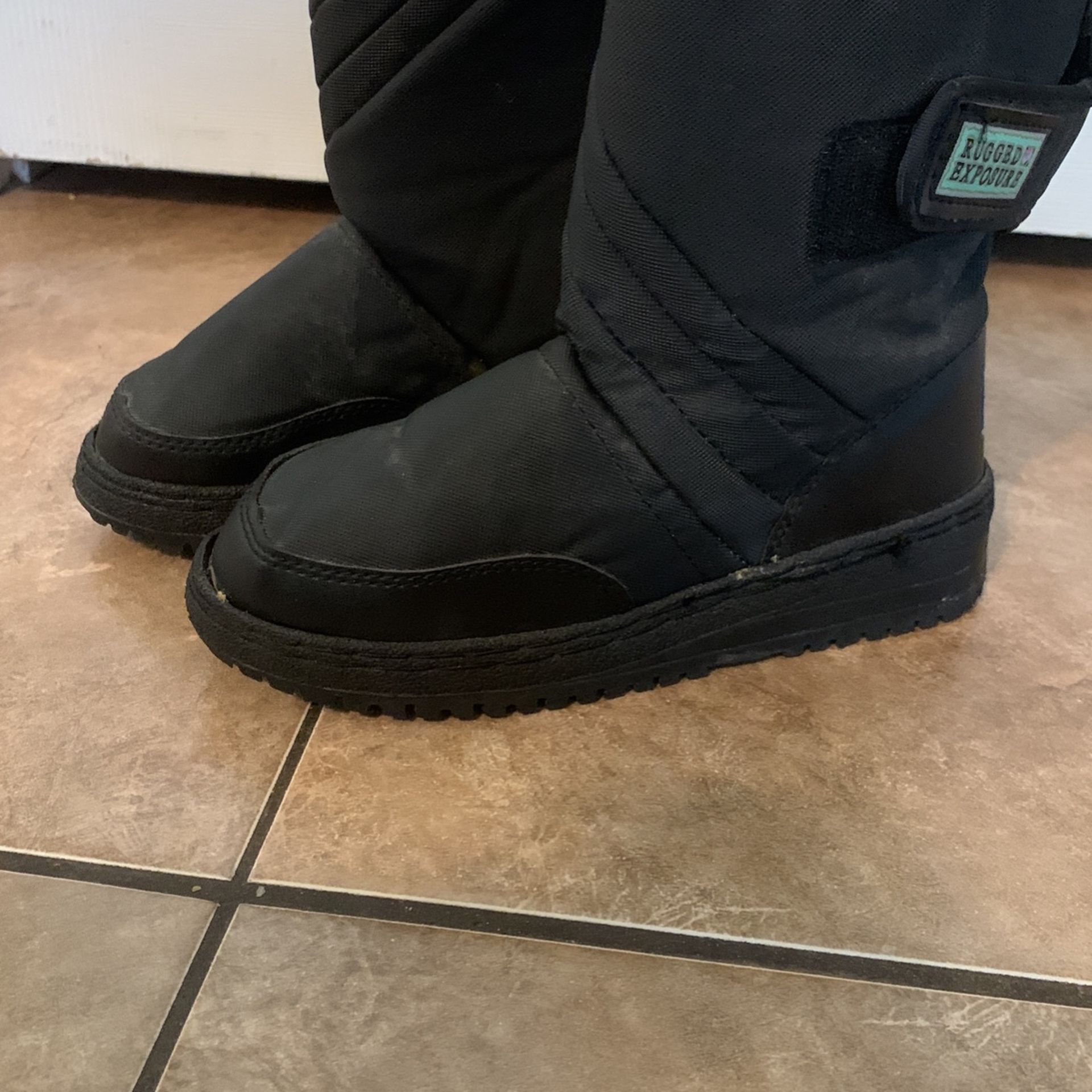 Kids Size 5 Snow Boots