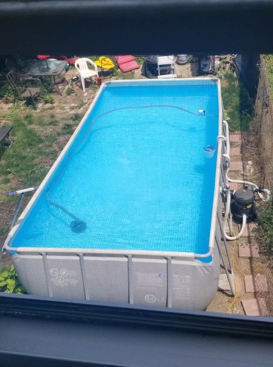 4 ft deep pool