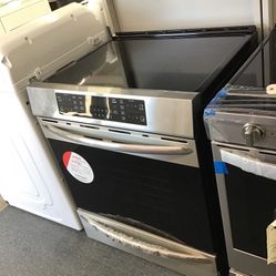 New Scratch And Dent Frigidaire Gallery 5 Burner Glass Top Stainless Steel Slide In Range. 1 Year Warranty 