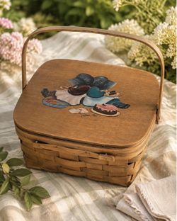 Like NEW Vintage 1988 Basketville Vermont Hand-Painted Picnic/Pie Basket – Signed