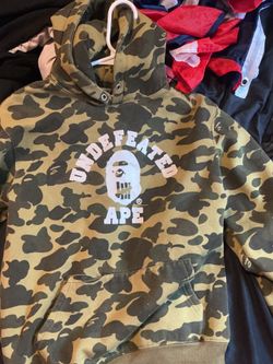 Bape hoodie x undefeated