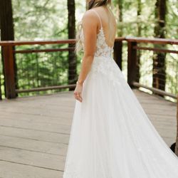 Wedding Dress Lightly Used 2025-Luv Bridal