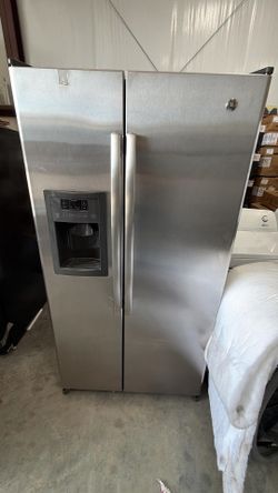 Ge refrigerator everything works