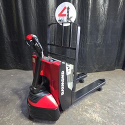 2016 Raymond 8210 With New Battery, 4500 LB, Electric Pallet Jack
