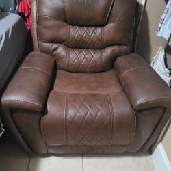 Large Recliner 