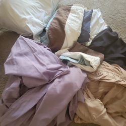 Free Bed Linens And Pillow