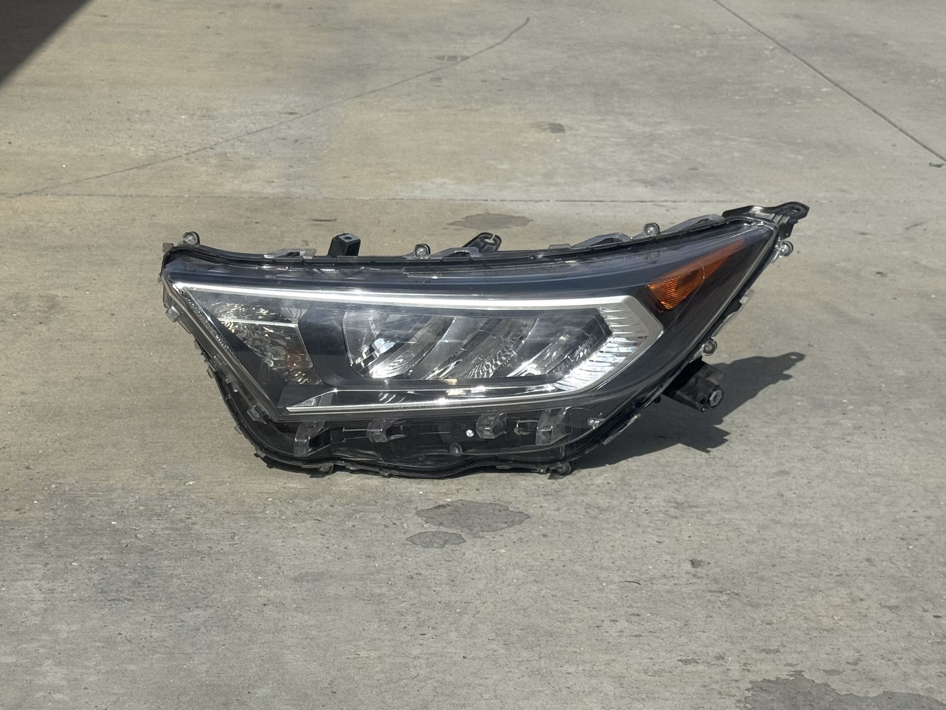 2019 - 2021 TOYOTA RAV4 LH DRIVER SIDE HEADLIGHT OEM
