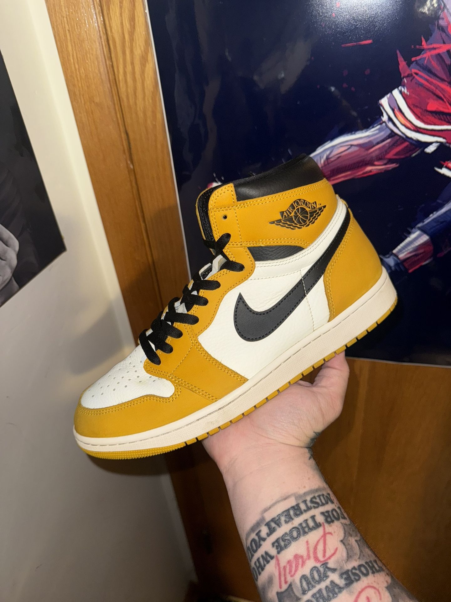 Jordan Retro 1 High OG Yellow Ochre