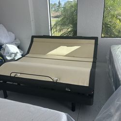 King Tempurpedic Ergo extend Sleeptracker adjustable base   This base has all the bells and whistles see all the pictures for all the features   Retai