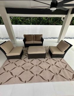 Outdoor patio set