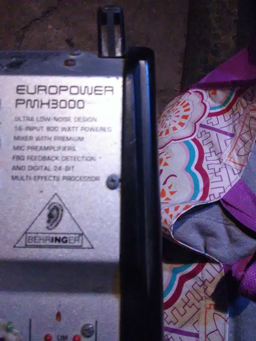 BEHRINGER EuroPower PMH3000 Mixer