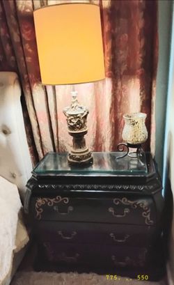 2 Solid wood nigbtstands.   2 Lamps