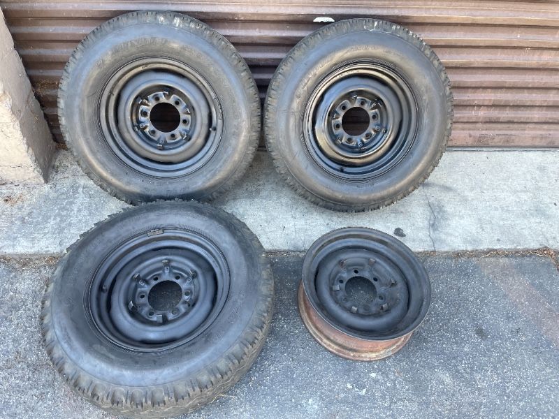 Toyota Land cruiser steel wheels with hubcap clips 15x5.5 inch -T04013