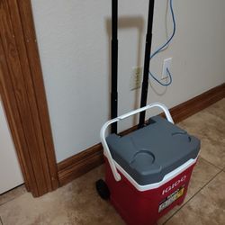 Igloo 16 Qt Latitude Roller Cooler