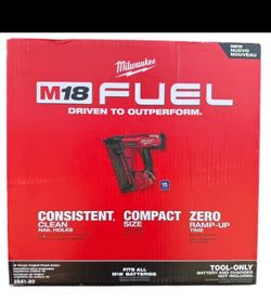 Milwaukee 2841-20 M18 FUEL 16 Gauge Angled Finish Nailer