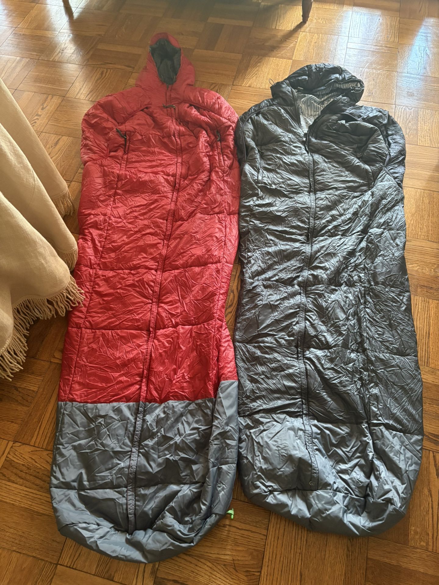 Two Evrgrn Crash Sacks / 1M & 1L