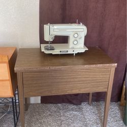 Sewing  Machine With Table