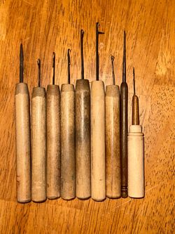 Vintage Wooden Handle Rug Hooking & Latch Hook Tools Lot (9 Pieces)