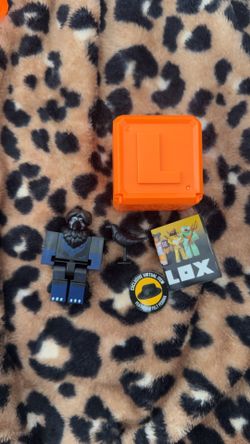 feathered felt fedora roblox toy