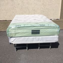 Brand New Queen Size Plush Pillow Top Mattress And Box Spring In Plastics 