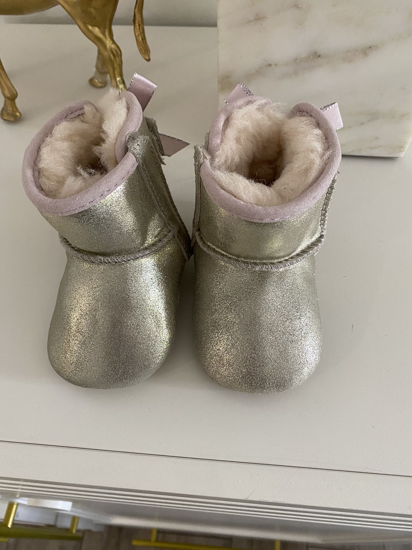 UGGS