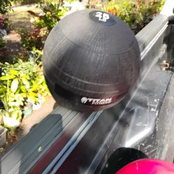 TITAN  OR  RAGE  FITNESS  25  SLAM  BALLS  :  Also Have  30 lb.  Slam Ball  &. WALL BALLS = 12lb  / 10lb.  / 8lb.  / 6lb.  / 4 lb.