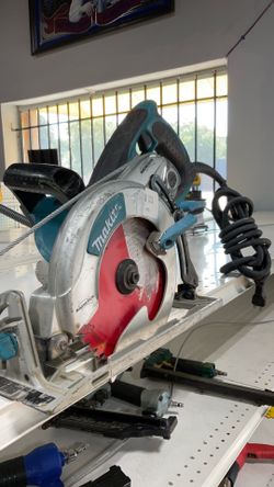 MAKITA WORM SAW