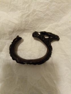 ANTIQUE  HAND CARVED CHINESE  BLACK WOOD LION AND WARRIOR SIGNED  BRACLET 