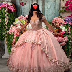 Vestido De Quince Anos Con Zapatilla Y Ramo