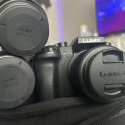 Panasonic Lumix G7  W/ 3 Lenses