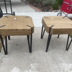 Pair Of End Tables / Nightstands 