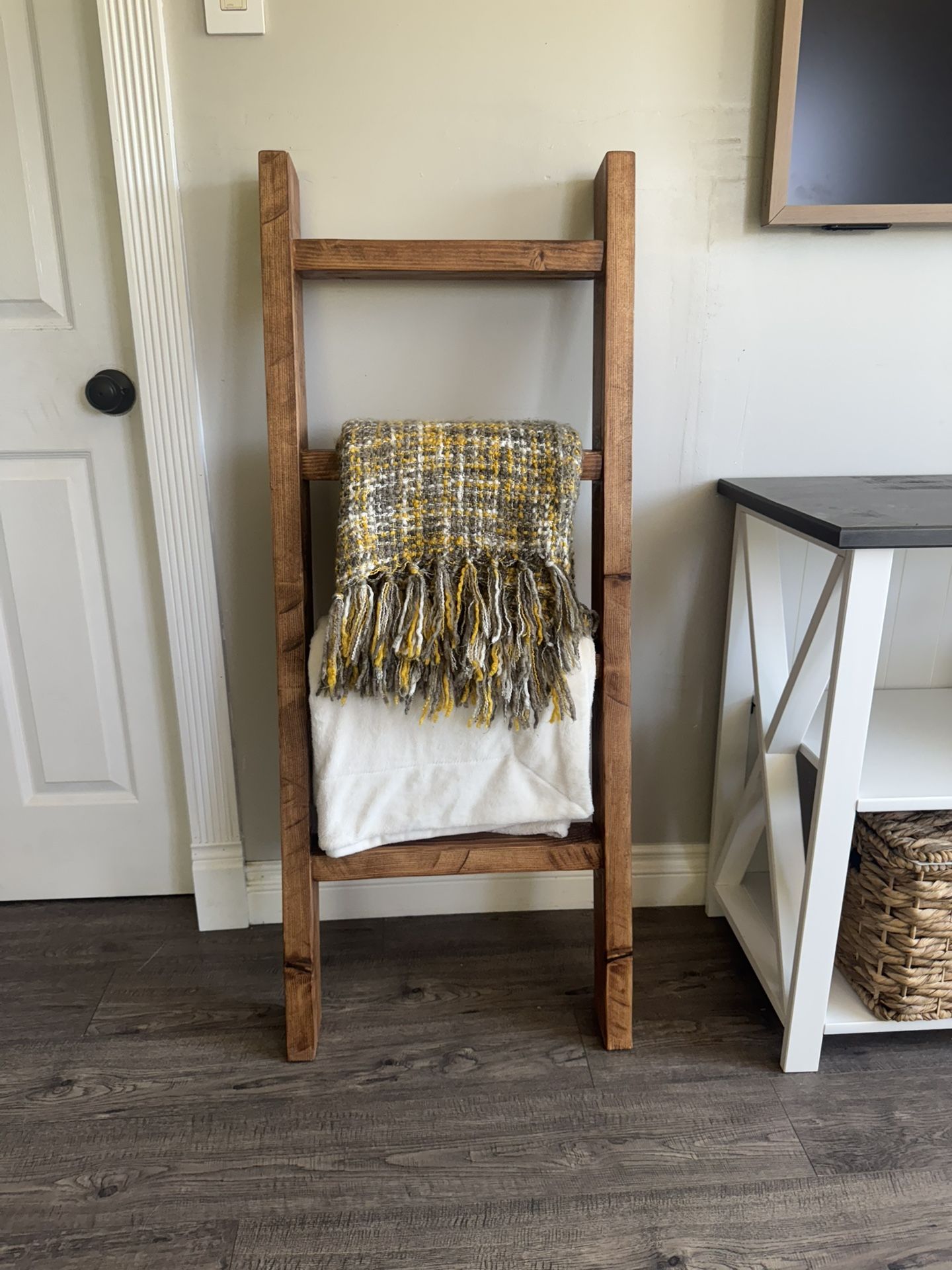 Rustic Handcrafted 3-Foot Decorative Ladder