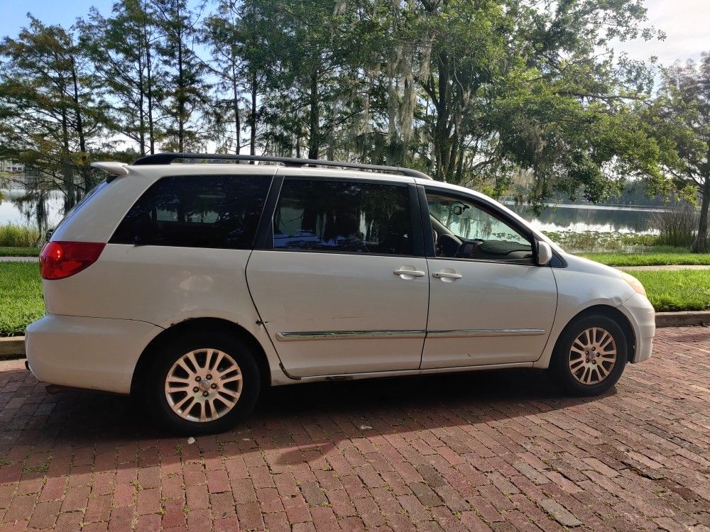 2008 Toyota Sienna