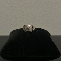 10K NATURAL DIAMONDS RING 