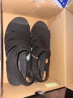 Woman’s Sketcher Sandals