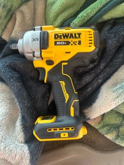 20V MAX XR Cordless Brushless 1/2 in. Mid-Range Impact Wrench with Hog Ring Anvil and Tool Connect (Tool Only)
