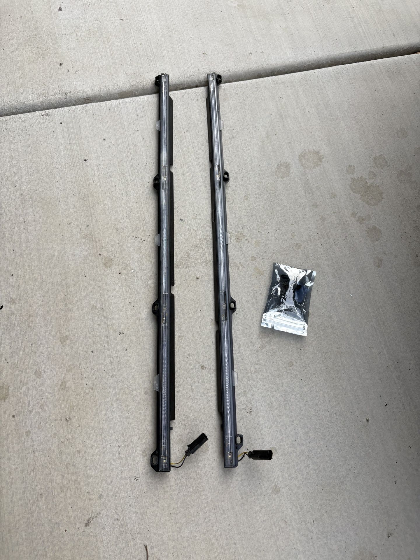 Mercedes GL ML SUV running board lights 2 Pcs with original push rivets