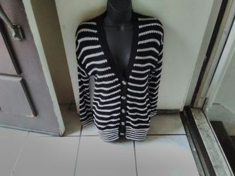 Cardigan knit sweater juniors size small