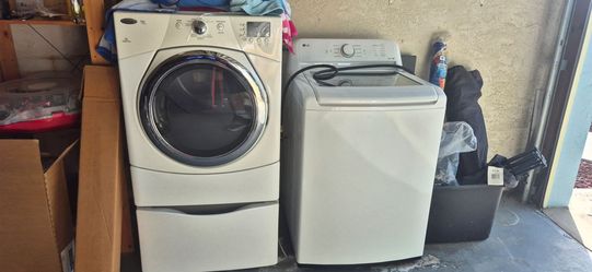 Whirlpool Duet Dryer with Steamer