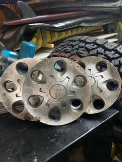 Toyota Hubcaps Set of 3