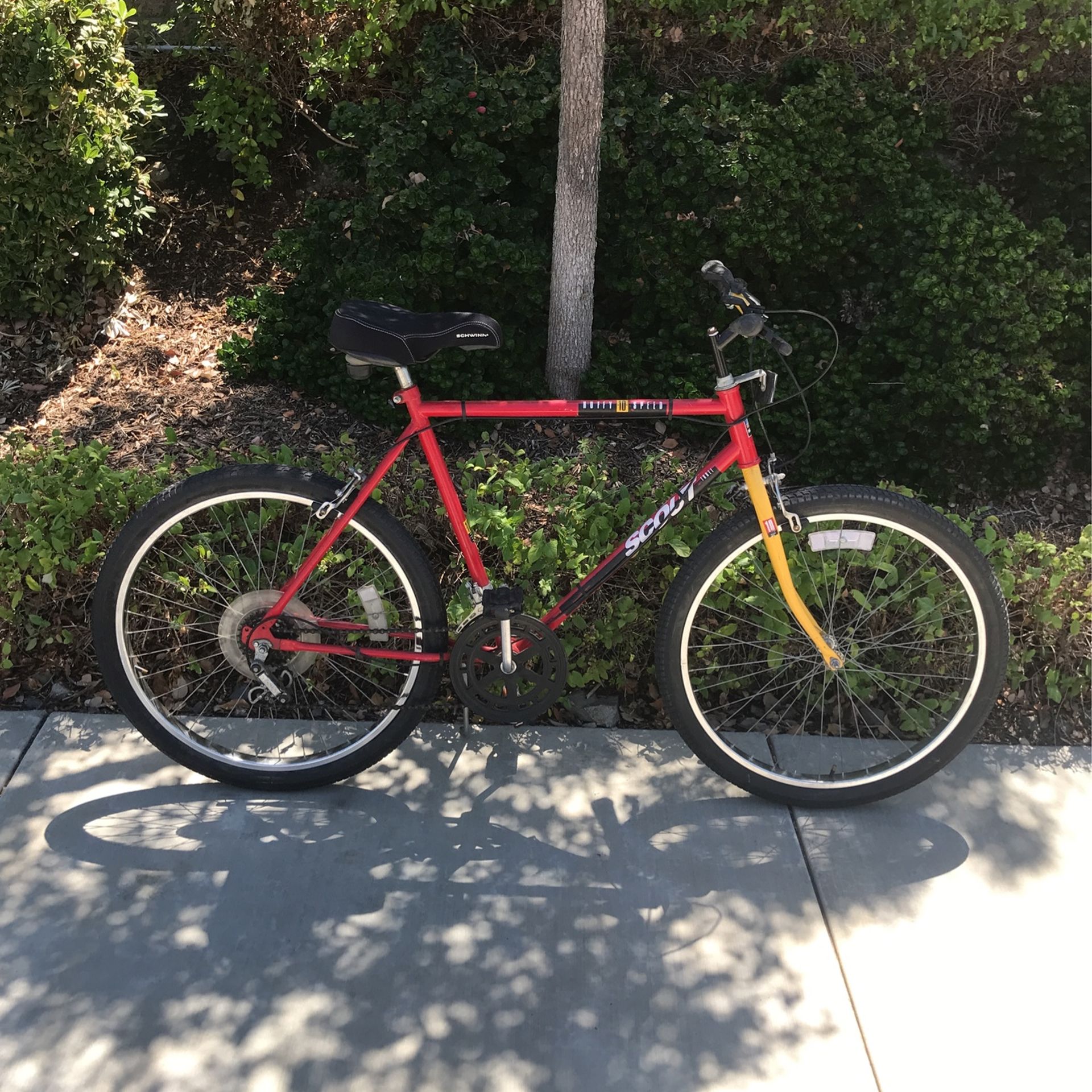 26” Huffy Scout Men’s 10 Speed Red Street/Beach Cruiser