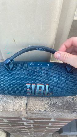 Blue jbl charge 6