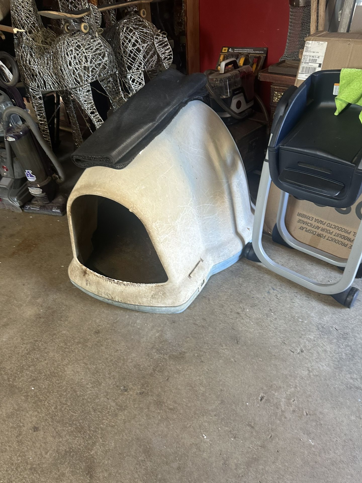 Dog Igloo 