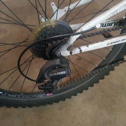 SCHWINN S25 MOUNTAIN BIKE for Sale in Riverside CA OfferUp