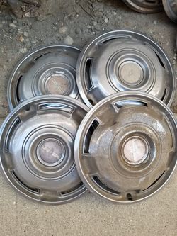 Hub caps Chevy
