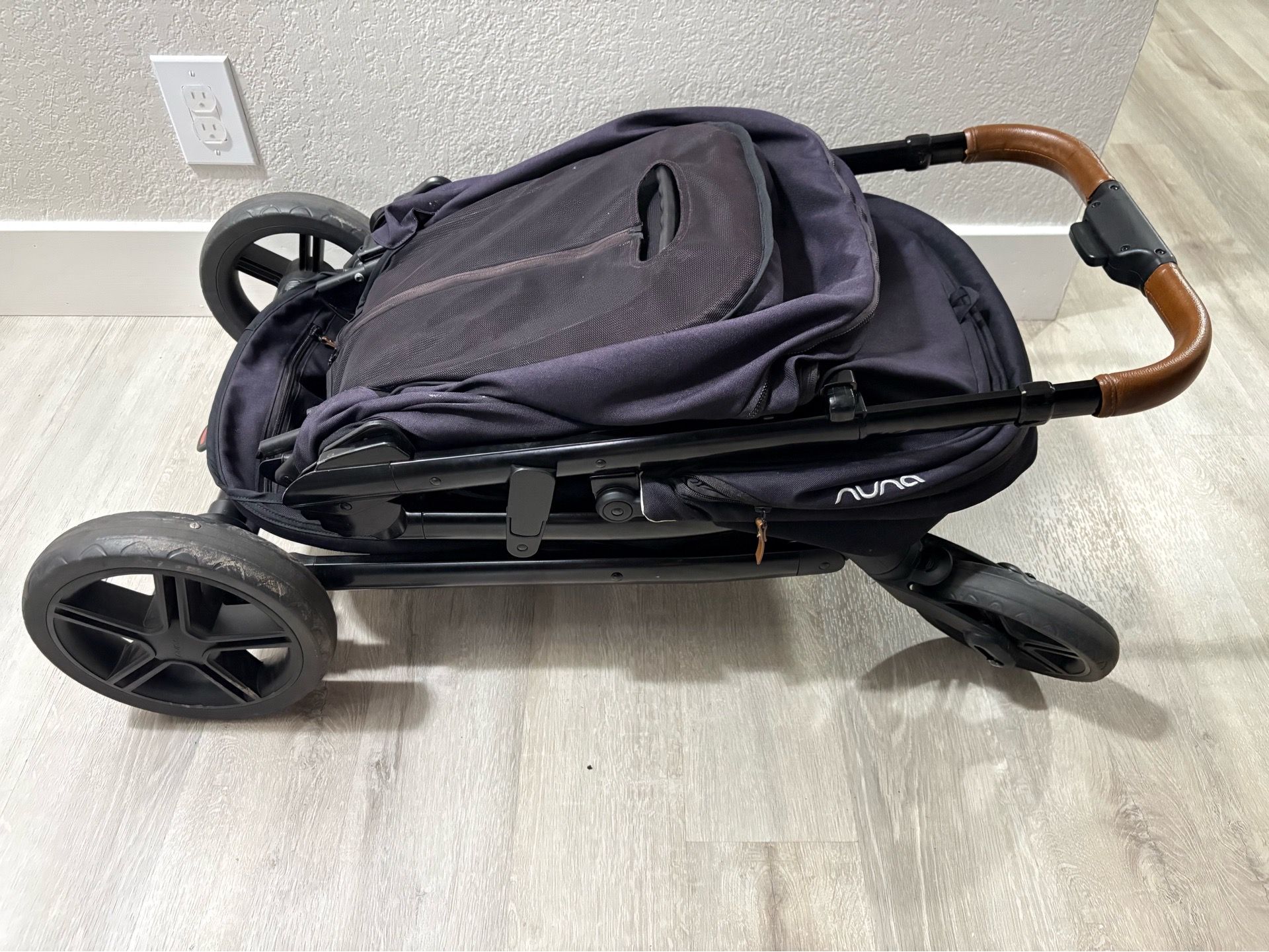 maxi cosi pria vs britax one4life Max All-in-One Convertible Car Seat Tetra Blue Liquid Pond Dye Size::100 4' Patio Umbrella with It features trusted Britax