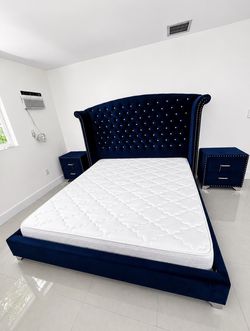 BLUE VELVET BED 🛏️ TALL HEADBOARD 💙